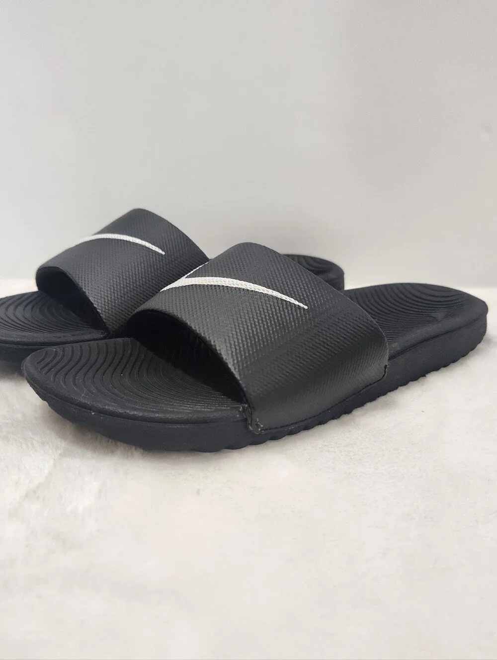 Nike Kawa Black White Slide Sandals Big Kids Size 3Y Unisex